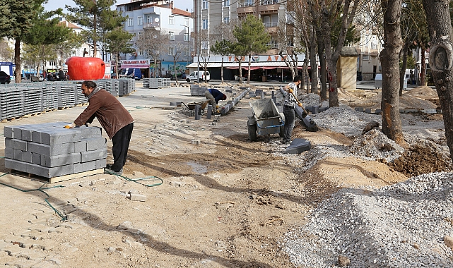 Yeşil Cami çevresi yenileniyor