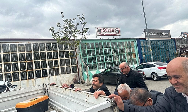 Osman Sağlam çalışmayan araca el verdi