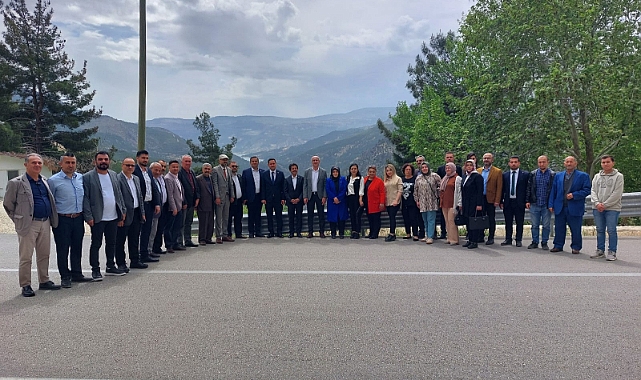 AK Parti Taşeline Çıkarma Yaptı
