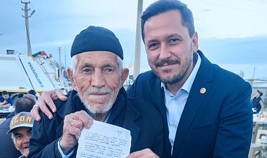 Akçaşehirli Vatandaş Vekil Eser'e Şiir Yazdı