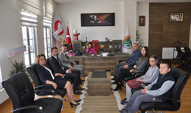 Başkan Bozcu, Koltuğunu Çocuklara Devretti