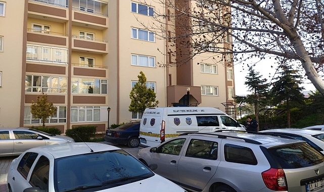 Bir kişi eşi ve iki çocuğunu tabancayla vurdu