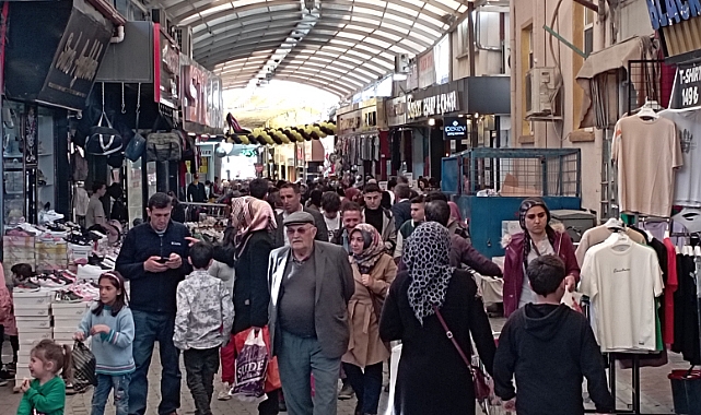 Çarşı Pazarda Bayram Hareketliliği Başladı