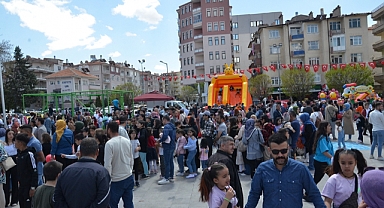 Çocuklar 23 Nisan Şenliğinde Buluştu