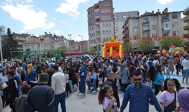 Çocuklar 23 Nisan Şenliğinde Buluştu