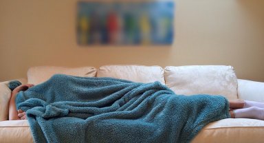 "Gündüz uyku hali ve asabiyet uyku apnesi habercisi olabilir" uyarısı