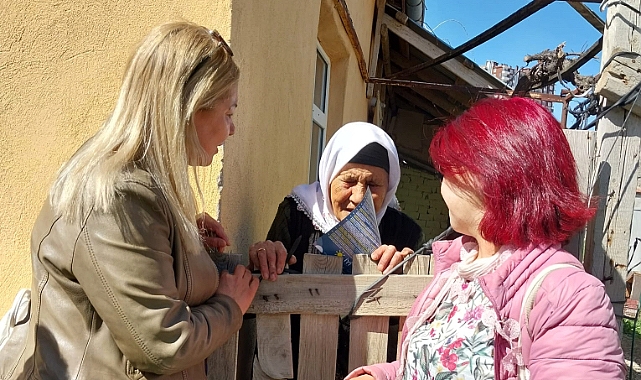 İYİ Partili Kadınlardan "Kapı Çal Gönül Al" ziyaretleri