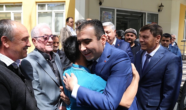 Karaman Belediyesi halkla bayramlaştı