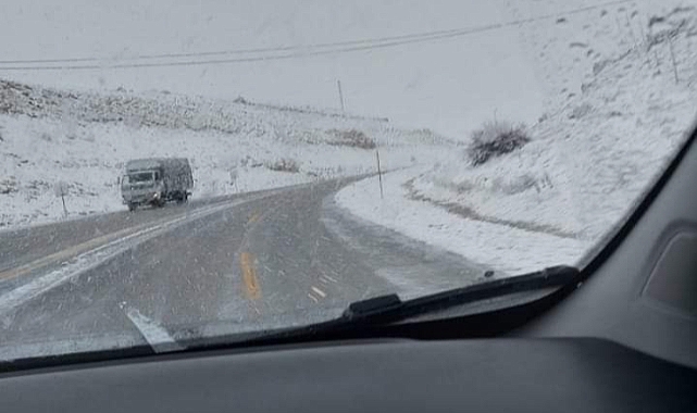 Karaman'da Sertavul Geçidi kar yağışı nedeniyle ağır vasıtaların geçişine kapatıldı