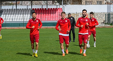 Karaman FK, Kuşadasıspor Maçının Hazırlıklarını Sürdürüyor