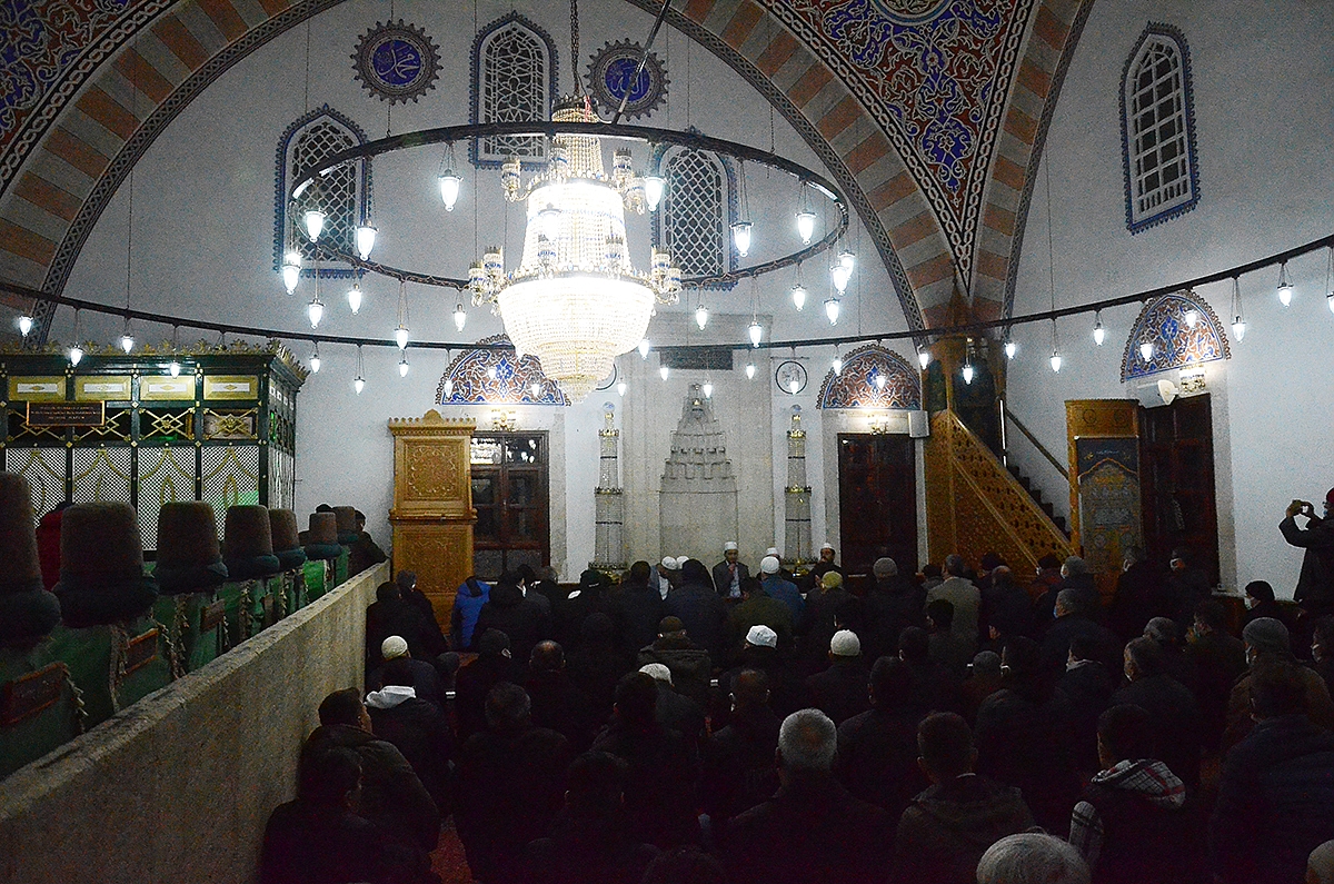 Karaman'da Bayram Namazı Kaçta Kılınacak? İl il bayram namazı saatleri