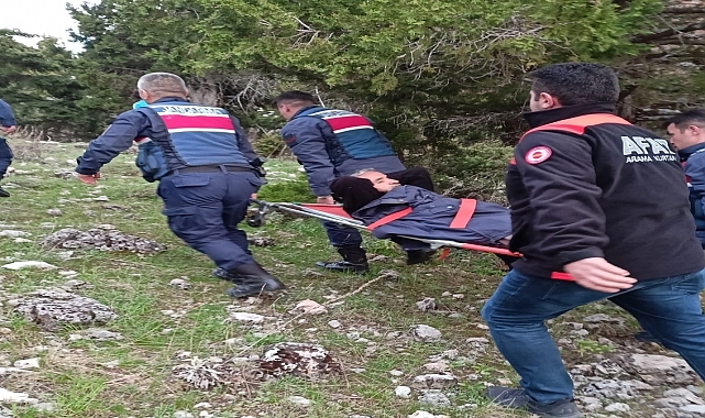 Kayalıklardan düşen kişiyi jandarma ve AFAD ekipleri kurtardı