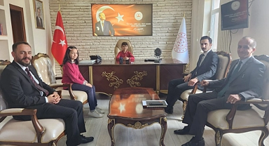 Öğrenciler Kaymakam Koltuğuna Oturdu