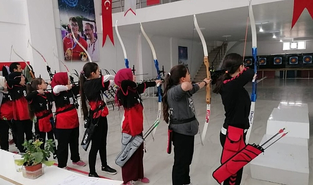 Okçuluk Yarışmaları İzleyenleri Büyüledi