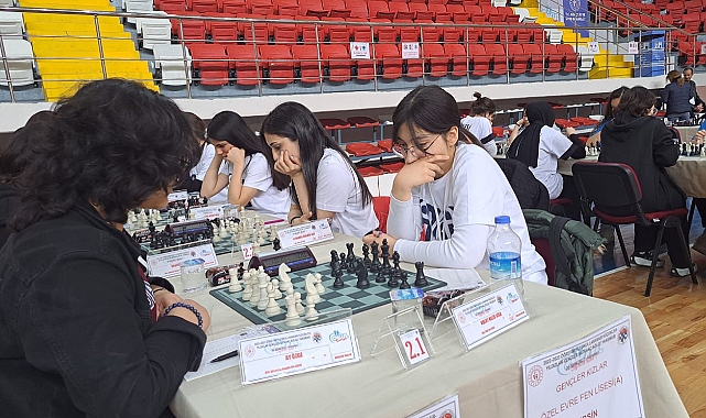 Okul Sporları Satranç Grup Müsabakaları Karaman'da Başladı