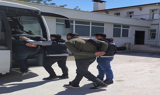 Operasyonda uyuşturucu gider borusunda bulundu