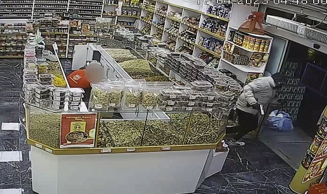 Oyuncak tabancayla market kasasından 600 bin lira gasbeden zanlı tutuklandı