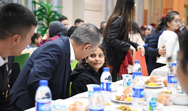 Vali Akkoyun, yetim çocuklar, Şehit Aileleri ve Gazilerle iftar açtı