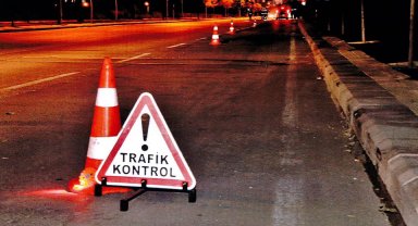 Zincirleme trafik kazasında 12'si asker 14 kişi yaralandı