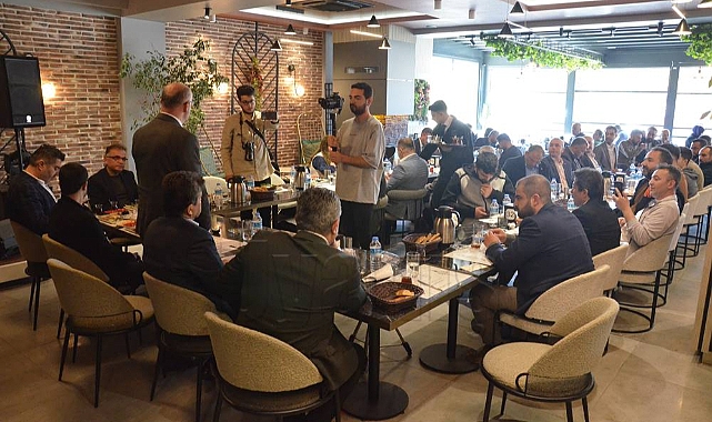 AK Parti Karaman Milletvekilleri Adayları Basınla Bir Araya Geldi 