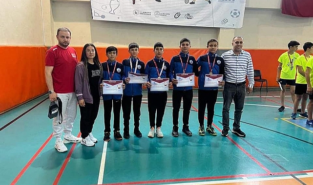 Ayrancı Badminton Türkiye Finallerine Gidiyor