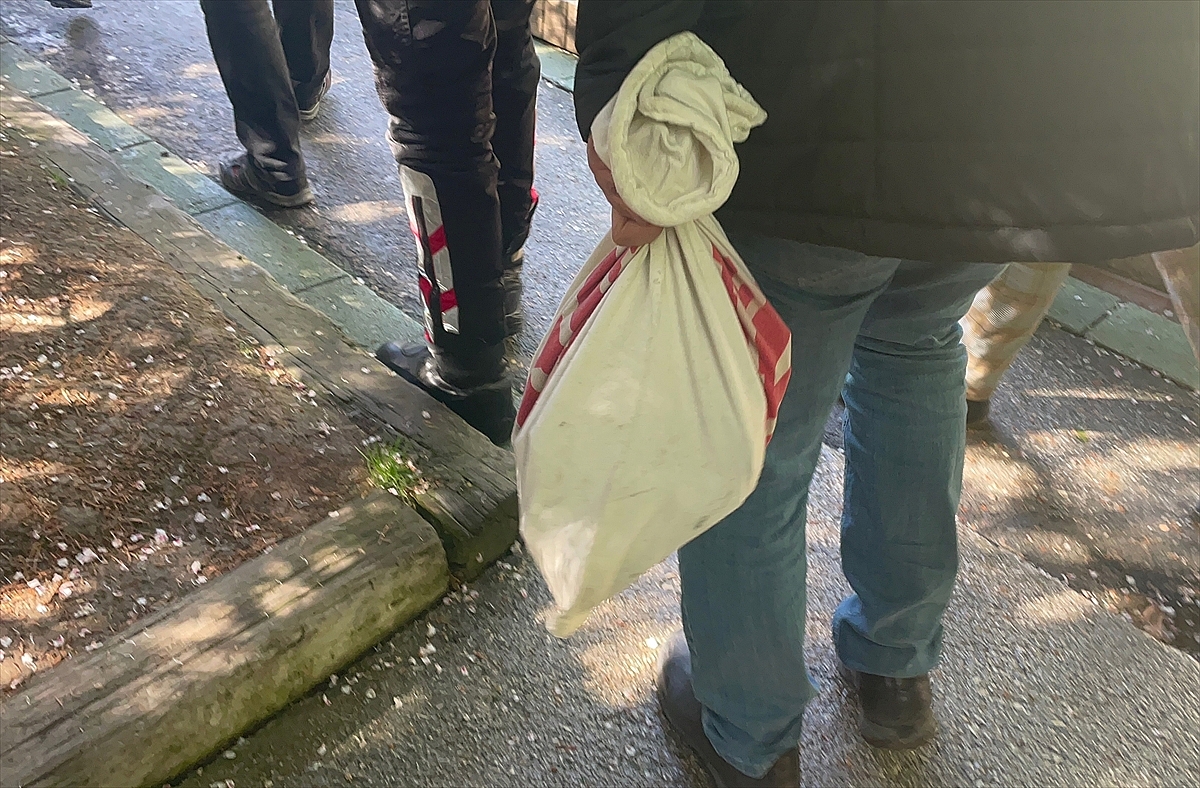 Bankamatiğe para yüklenirken yaklaşık 50 bin lira çalan kişi yakalandı