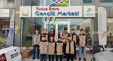 Bilge gençler iyilik yolunda