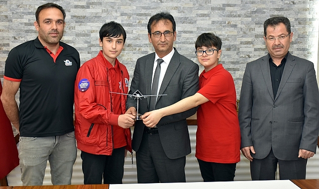 Çalışkan, Başarılı Projeleriyle TEKNOFEST 2023'te Katılan Takımı Tebrik Etti