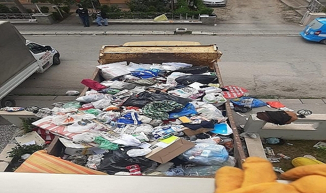 Evden yaklaşık 50 ton çöp çıkarıldı