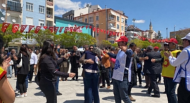 Karaman'da 1 Mayıs, Türküler, Halaylarla Kutlandı