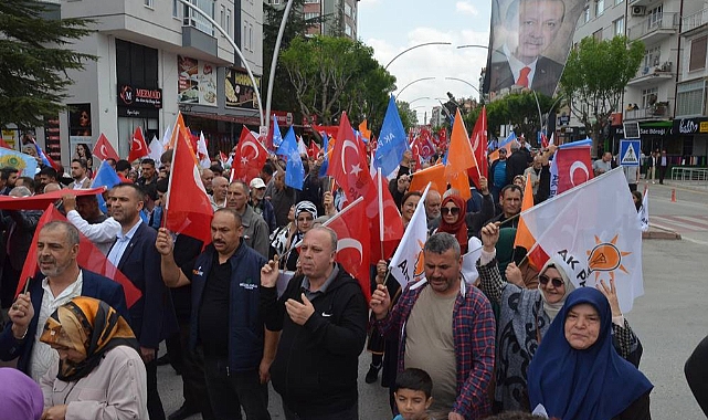 Karaman'da AK Parti Teşkilatı yürüyüş düzenledi