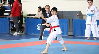 Karaman’da Karate Grup Müsabakaları Başladı