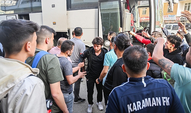 Karaman FK'ya taraftarından coşkulu karşılama