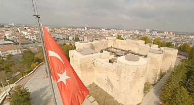 Karaman Kalesi ve Aktekke Camisi FPV dron ile görüntülendi