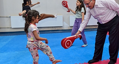 KMÜ'nün 'Haydi Gel Spor Yapalım' Projesine Yüzlerce Çocuk Katıldı