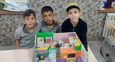 Öğrenciler Eğlenerek Teknolojiyi Öğreniyorlar