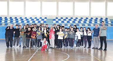 Okul sporları model ve kağıt uçak yarışları sona erdi