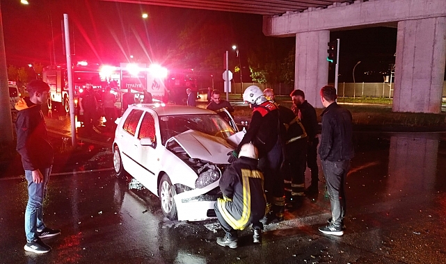 Otomobil ile kamyonetin çarpıştığı kazada 7 kişi yaralandı