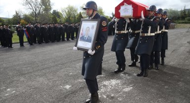 Otomobilin çarptığı jandarma personeli şehit oldu