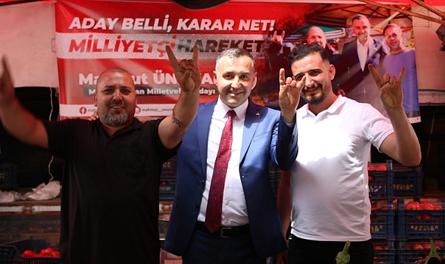 Pazar esnaflarından Ünüvar'a pankart sürprizi