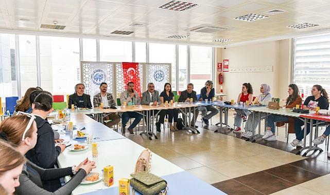 Rektör Gavgalı Öğrenciler İle Buluştu