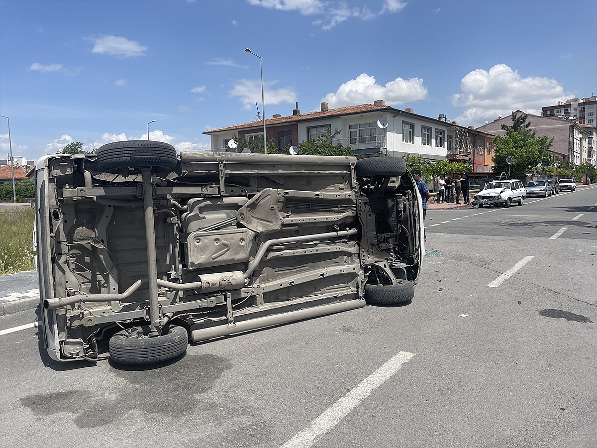 Trafik kazasında 2 kişi yaralandı