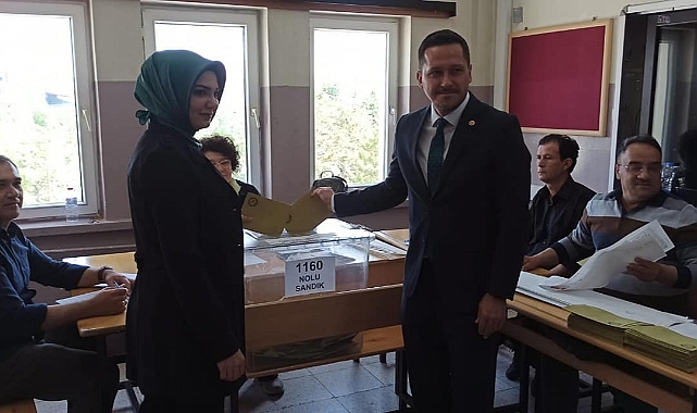 Vekil Eser oyunu kullandı
