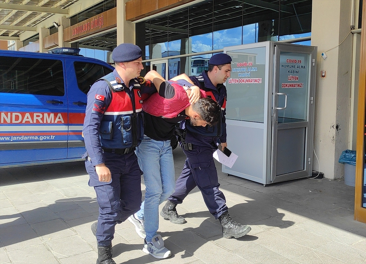 Yaşlı çiftin para ve ziynet eşyalarını dolandıran zanlı tutuklandı