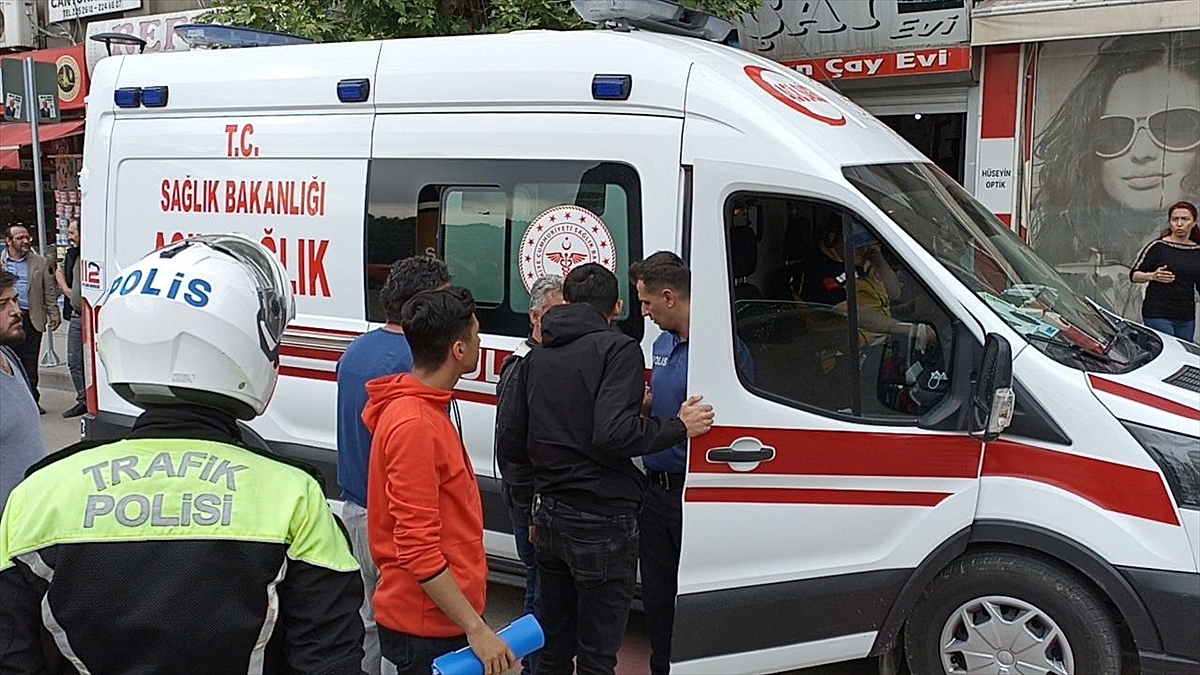 Bıçaklı kavgada 2 kişi yaralandı