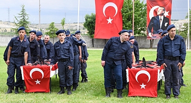 Bir günlüğüne de olsa asker olmanın gururunu yaşadılar