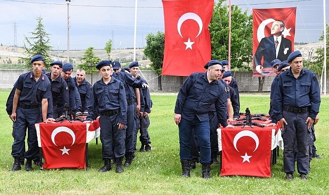 Bir günlüğüne de olsa asker olmanın gururunu yaşadılar