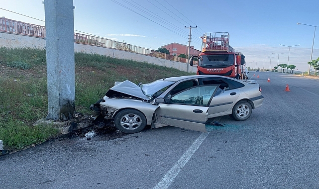 Direğe çarpan otomobildeki 1 kişi öldü, 1 kişi yaralandı