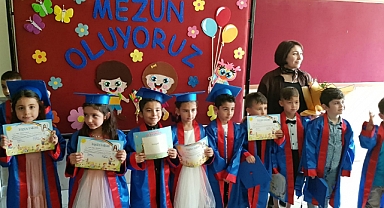 Gazi İlkokulu Kelebekler Ana Sınıfı Yılsonu Gösterisi Beğenildi