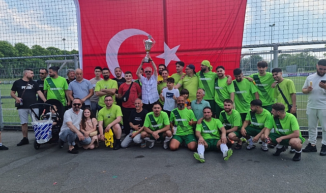 Hollanda Karamanlılar Federasyonu Futbol Turnuvası Şampiyonu Bardasspor
